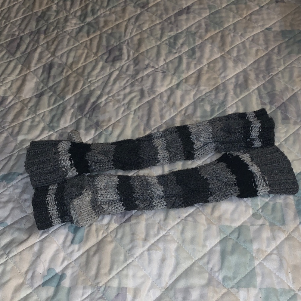 Stylish Gray and Black Knit Arm Warmers